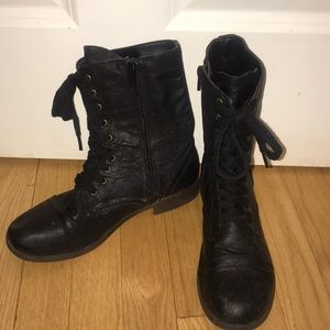 Combat boots